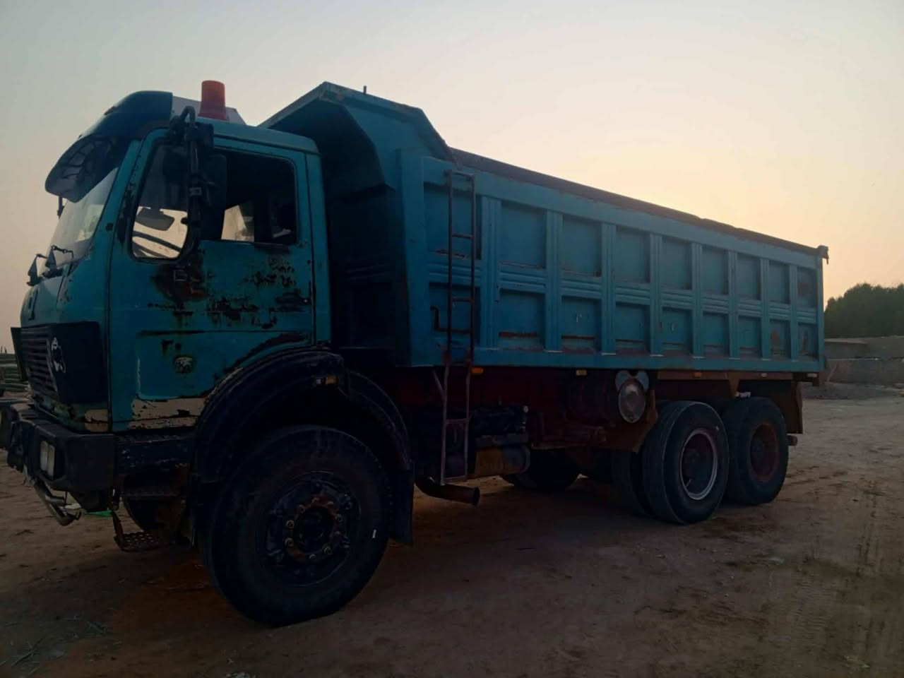 السلام عليكم للبيع سياره 75 شاصي مكفول مجموعه جي أف مكينه 28 كير 160 رقم نجف ألماني  تخم تاير جديد استوني شاده سياره ماعايزه شيء حالين بالشغل السعر 230 وبيها مجال حق الجيه اتصل ***********
