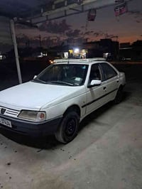 للبيع بيجو روى موديل ٢٠٠٩ سنويه جديده رقم نكليزي مصفره محور مكينه وكير...