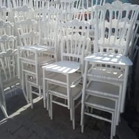 يوجد لدينا كراسي ابيض ملكي وطبلات وكوشات اعراس توصيل داخل بغداد🤍(07703...