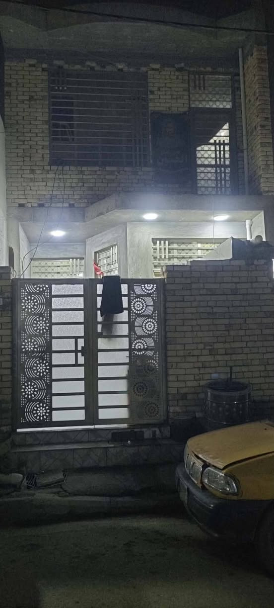 مشتمل  للبيع
 مساحته  ١٠٠ متر 
العنوان.. #زين_القوس  شارع  الشيرازي   قرب #مدرسة_عمود_الدين  

يتكون من طابقين   
الطابق الأول. غرفه  واصاله واستقبال ومطبخ وصحيات  
الطابق االثاني  غرفه  واصاله  وصحيات.   

ملاحظه الطابق الثاني عوزه لبخ وبياض  

 لسعر ٨٨ وبي مجال


**إذا كنت صاحب هذا الإعلان وتريد حذفه لأي سبب، رجاءا أرسل رسالة إلى الدعم الفني**