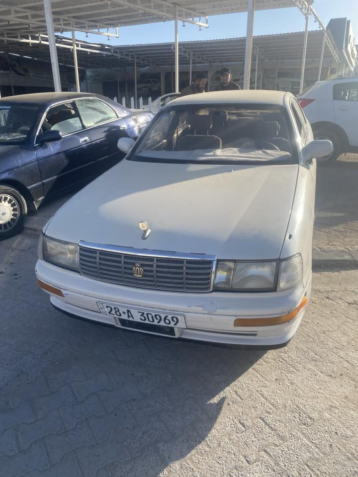 السلام عليكم تيوتا كراون بطه موديل 92سياره مكفوله كير ومكينه حدياديه وسط مكينه 2500 راس الثور 
مكفوله من الكصه والعيب الشرعي والنقل جثه
مكاني ديوانيه التقيه
السعر 50 وبيه مجال
***********
