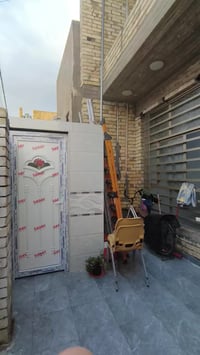 بيت للبيع حي الجامعة طابقين بناء حديث للاستفسار 07806467019