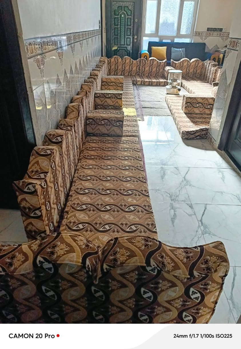 السلام عليكم جلسه للبيع 6دواشگ يعني 12متر جديده كلش كامله مكاني نجف السعر225 للتواصل خاص او ***********
