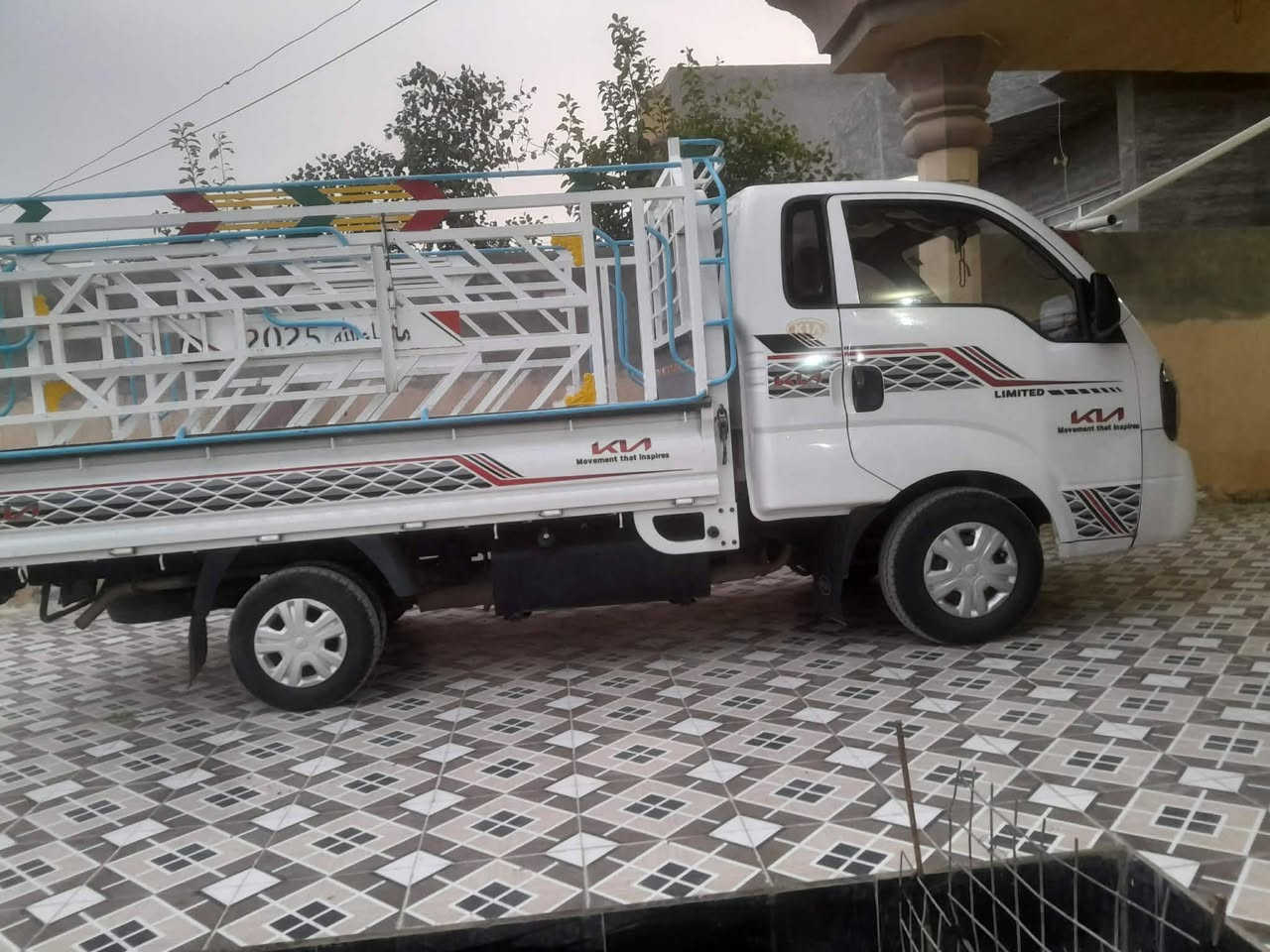 السلام عليكم ورحمة الله للبيع كيه حمل موديل 2016مكفوله رقم ديالئ تحويل مباشر السعر 115 المحجر مؤمن ضمن البيع الاتصال على الرقم ***********
