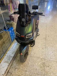 دراجة صاعقة للبيع سعرها ٩٥٠  وبيها مجال قليل مكاني بغداد حي العامل رقم...