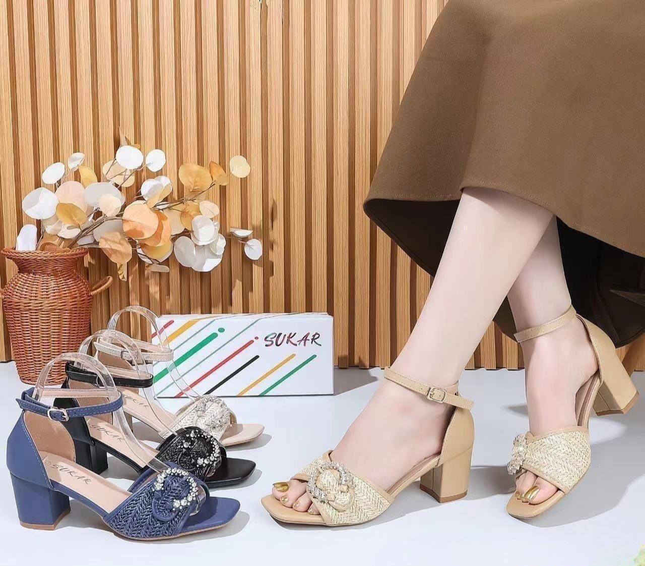 صندل نسائي قياسات من 41-37
للاستفسار التواصل مع الصفحة الشخصية


**إذا كنت صاحب هذا الإعلان وتريد حذفه لأي سبب، رجاءا أرسل رسالة إلى الدعم الفني**