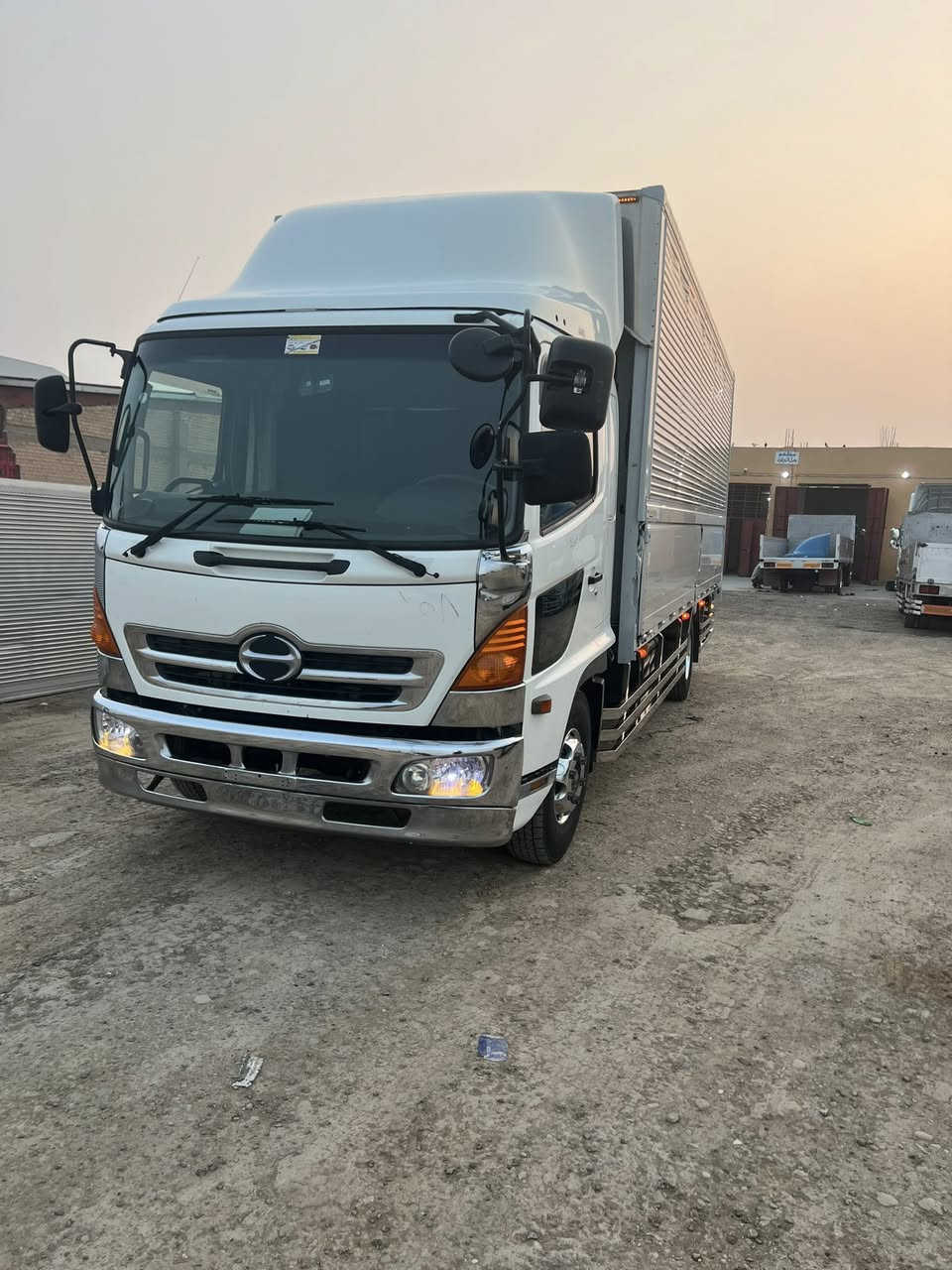 السلام عليكم سياره للبيع دخول جديد 
موديل 2023 مكينه سته  سوبر انجكتر  حافظه جديده 

العنوان واسط الصويرة ***********
