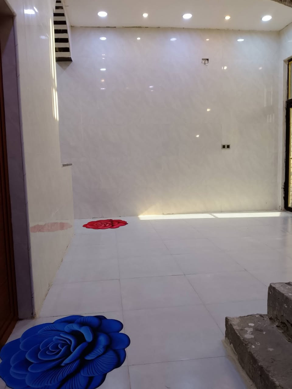 🏠 دار الــبــيـع حجي حسن الجمعيات   
       نهاية الأربع سايدات بناء جديد 
  🏠المساحه (100)متر 10×10مربع طابقين من ضمن الركن
 🚧  الطابق الاول  غرفة مع استقبال وصاله مفتوحه ع المطبخ حار وبارد مع منور🛁صحيات خارجيةوداخلية 🚽   
  🏡 الطابق ثاني ٣غرف مع سويت 
         مع  🛁صحيات  🚽      
 للاستفسار مراسلة الصفحه او الاتصال
              ***********
                   يوجد واتساب
