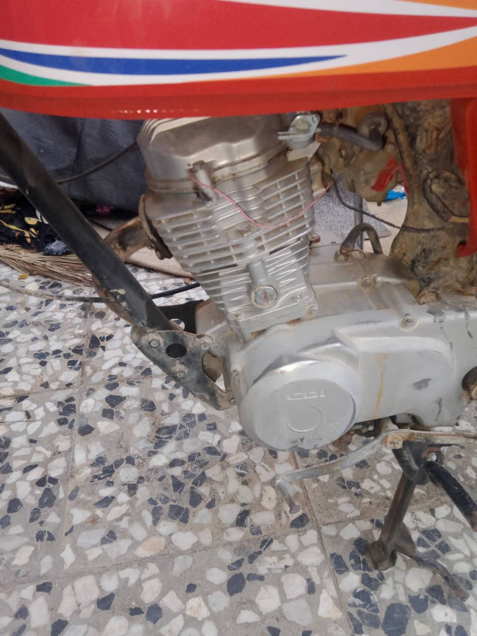 سلام عليكم دراجه للبيع حلوه شلعه ومعدل مكينه لا تنقيص ولا تبخير سعر 200 مكاني بغداد  الشماعيه ***********
