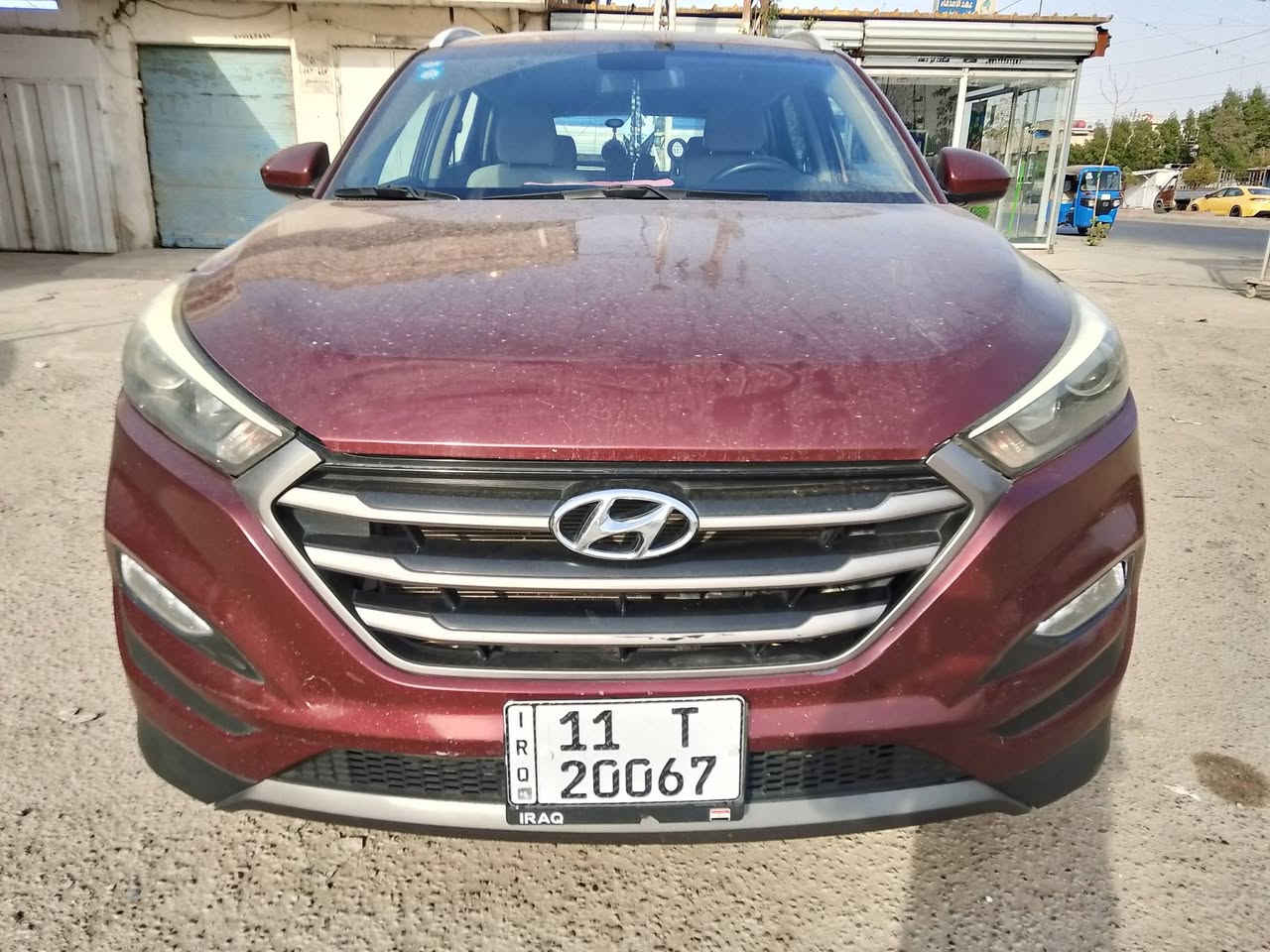 السلام عليكم شباب 
توسان موديل 16 مريكي ماروني 🇺🇲

بيهه ثلاث قطع صبغ مال حادث امريكا فقط ليبل واحد سياره كلهه بدون تبديل 

سياره جديده كلش حلوه 🧿 عليهه رقم مميز بسمي سنويه رقم جديد 

صور الحادث موجوده 

منظومه تبريد جديد 

تخم تاير باتري كله جديد عبوه ادامه كامله عليهه بانزين عادي بدون محسن 

موصفات نص فول 

مكينه كير جدد ممفتوحات 

مكينه 2400. وكير ايتي 6 نمر عادي قتصادي وسبورت 

مكاني بغداد مدينه الصدر 🫶

***********.           السعر 130
