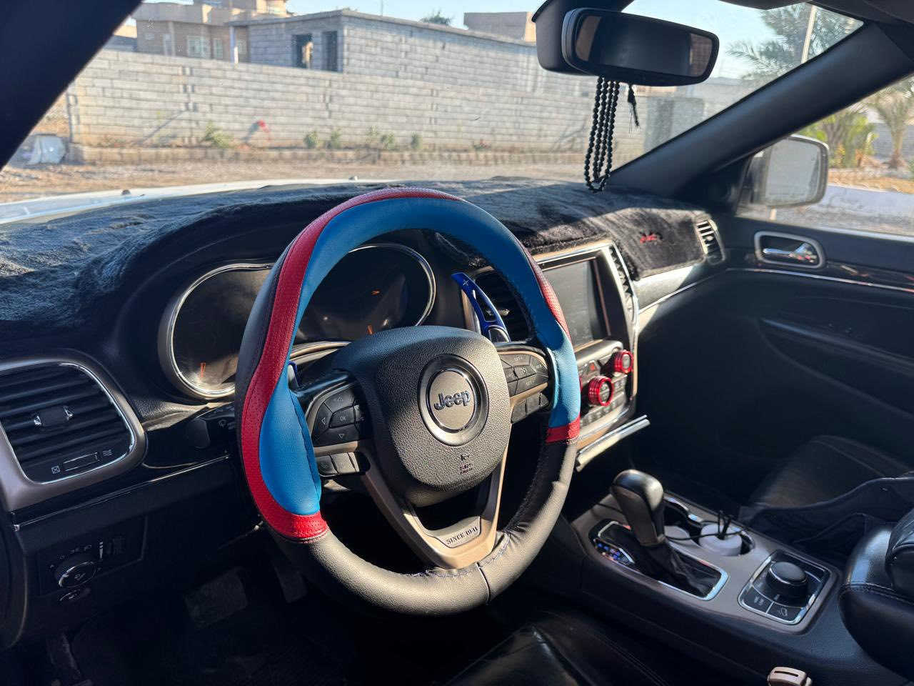 السلام عليكم Jeep كراند شيروكي للبيع  موديل 2017 فول مواصفات ضرر 3 قطع بدون دواخل  السعر 215 وبيها مجال رقم دهوك شمالي باسمي العنوان الشرقاط ***********
