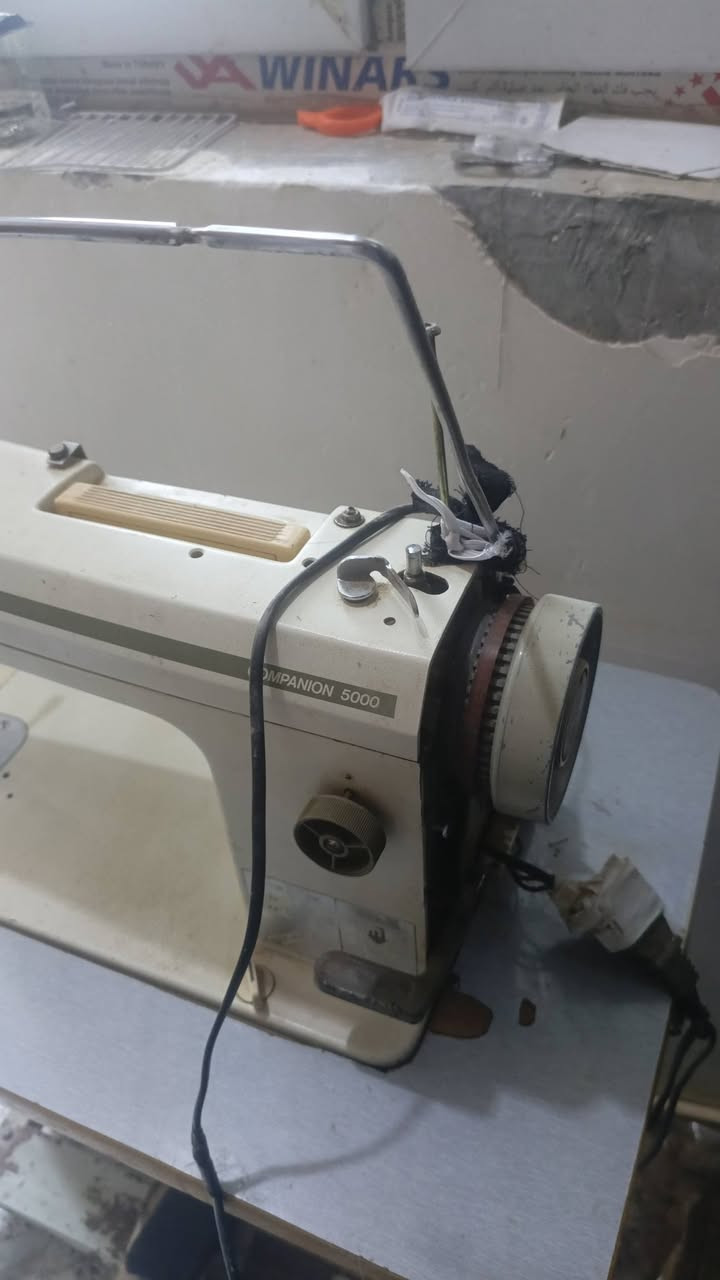 مكينه رجاليه للبيع شغاله هيه ول ميز اي نقص مابيها عوزها بس دهن السعر 175 وبيها مجال للشراي فقط مكاني نجف كوفة شارع المعمل رقم الهاتف(***********) غير متواجد علفيس
