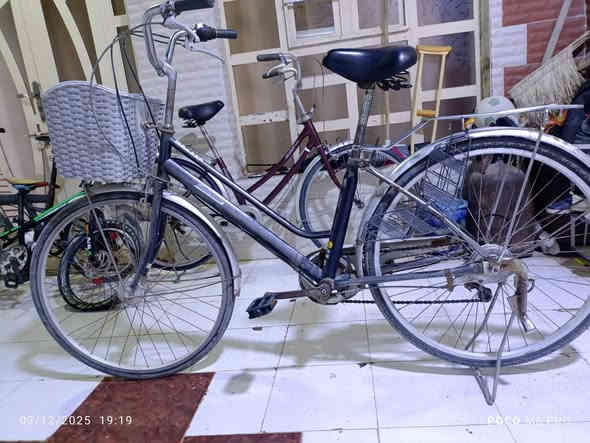 السلام عليكم بايسكل اللبيع حجم26 كير وطاقة تشتغل مكاني الرمادي الخمسه رقم ***********
