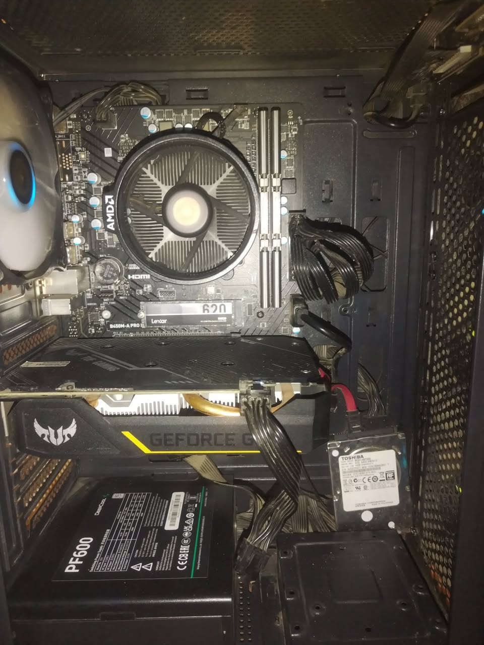 السلام عليكم pc للبيع المواصفات بالصورة والملحقات هم بالصور للبيع فقط مكاني بغداد البياع ..قيم 
مبلغ بالنشر للتواصل الاتصال مع صاحب الحاسبة 
0781 071 7873
