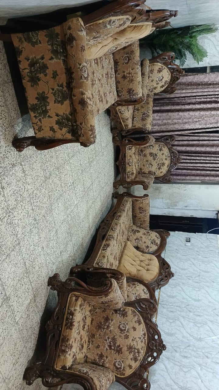 تخم زان تركي 9 مقعد💺  اخو جديد اي ضرر مابي ثكيل كلش تفحص وتاخذ سعر ,,200,, بي مجال مكان لبياع *********** يوجد واتساب
