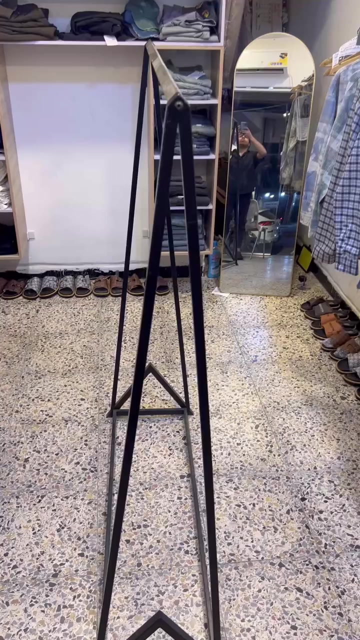 شلون الشباب استانات عدد ثنين للبيع نضافه٩٥٪؜
يتحمل وزن ثقيل سعر الواحد 50 الف العنوان بغداد حي العامل شارع السكلات***********
