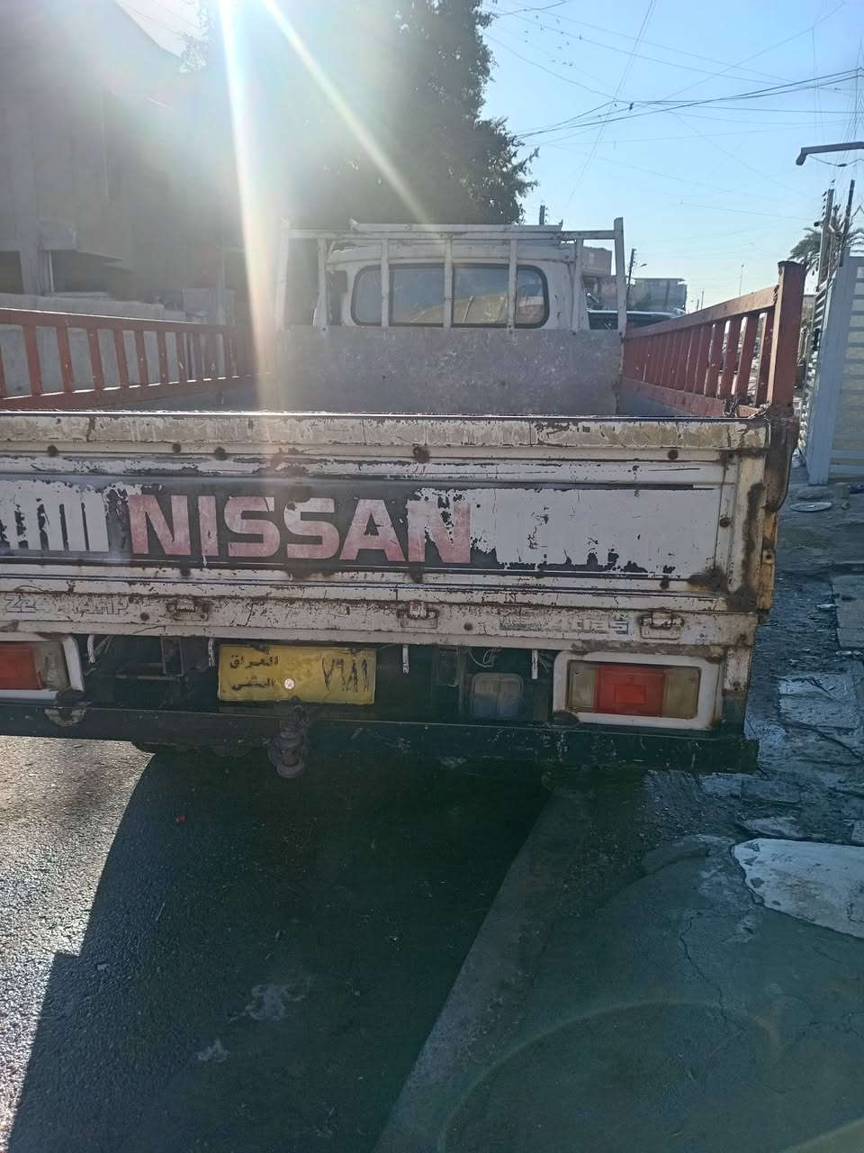 سلام عليكم سياره نيسان بيكم ٢ طن موديل ١٩٨٨ بانزين ٤سندر رقم مثنى صدامي للبيع في حي العامل بغداد *********** بسمي
طول البدي ٣متر
