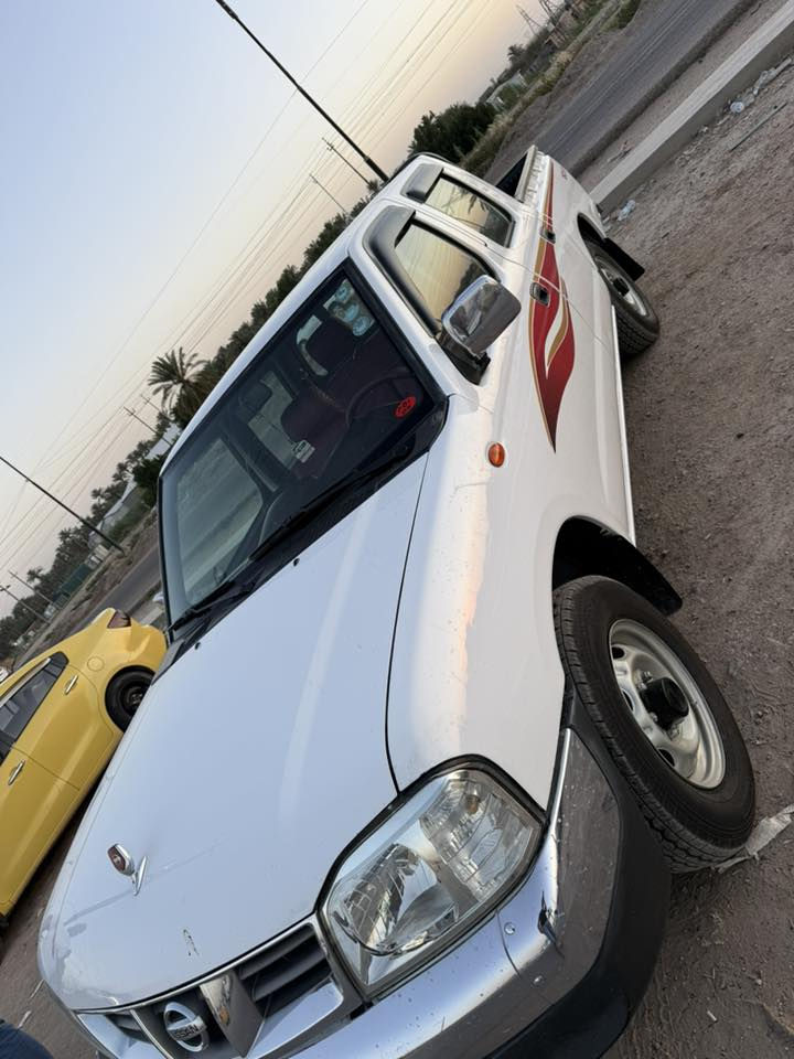 نيسان بيكم دبل قماره للبيع 
موديل 2011
تخم تاير جديد
مكينه + كير + تبريد مكفولات
رقم اربيل تحويل مباشر
السياره نصبتها كلش حلوه 
السعر 135 ورقه بيها مجال
مكان السياره بغداد / الكرخ 
رقم التواصل *********** يوجد واتساب
بيها ملاحظات بارد + شبر صبغ بطرف البنيد
