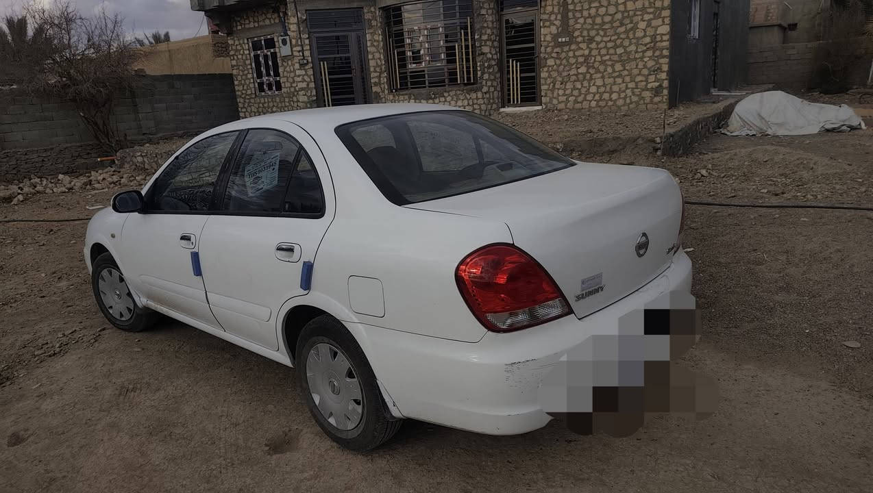 السلام عليكم..
سني للبيع 

2010 
سنويه ل 2031
بسمي

محرك وكير كفاله 

بيها قطعتين جاملغ الامامي مصبوغ والبنيد شبر مصبوغ مع طوله

سياره حلوه ونظيفه خير من الله تجي تشوف وتفحص 

السعر 11 وبيها مجال 

مكاني القائم 

***********
