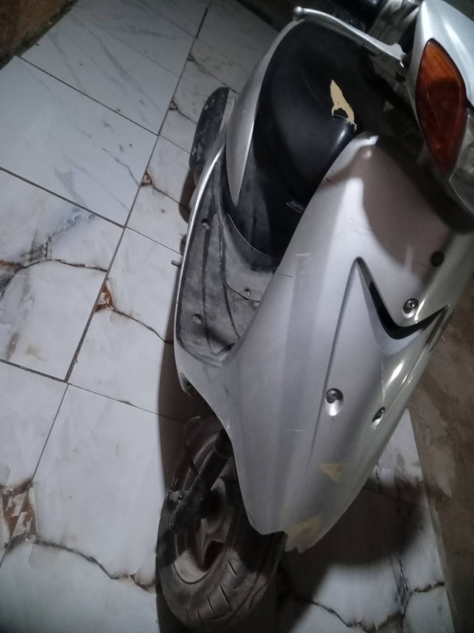 سلام عليكم دراجة للبيع نكرة سلف كلة شغالة اشاير لايت أمامي خلفي فقط قفل الجنطة مايشتغل *********** هذا رقمي سعر 425
