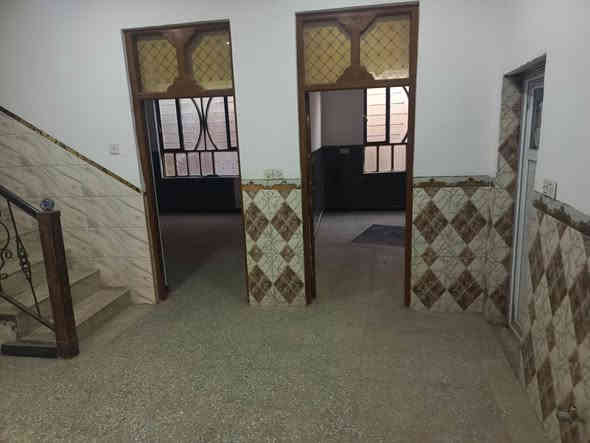 السلام عليكم بيت للبيع ١٨٠م الواجهه ٩والنزال ٢٠م يحتوي على 6غرف نوم واستقبال ومطبخ وصاله وگراج سياره  وسطحين  وبيتونه كبيره بيت جاهز للسكن  الأربع شوارع زراعي علي مكلف  للاستفسار الاتصال على الرقم ***********
