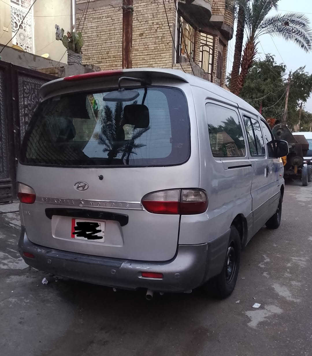 السلام عليكم ستاركس 2001 للبيع مكينه وكير كاز سوبر جدد مال حاويه اكسل وكاردن  جديد صدر جديد تخم تأير جديد مشط ستيرن جديد السياره كله جديده شوف العين رقم ديالى الماني سنويه عضم عاج تحويل مباشر السعر 52 ورقه المكان بغداد 
***********
