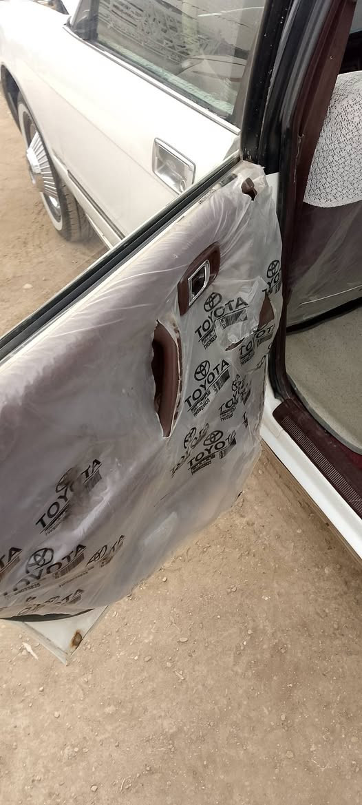 السلام عليكم
سوبر كراون موديل 1991 
#يسرا بلادي مكينه بلادي گير عادي 
ملاحظه مصبوغة عام للجماليه فقط 
رقم انبار الجديد الدولي ب اسمي 
مكاني واسط قضاء الصويره 
السعر60 ورقه بيهه مجال حگ الجيه
***********
