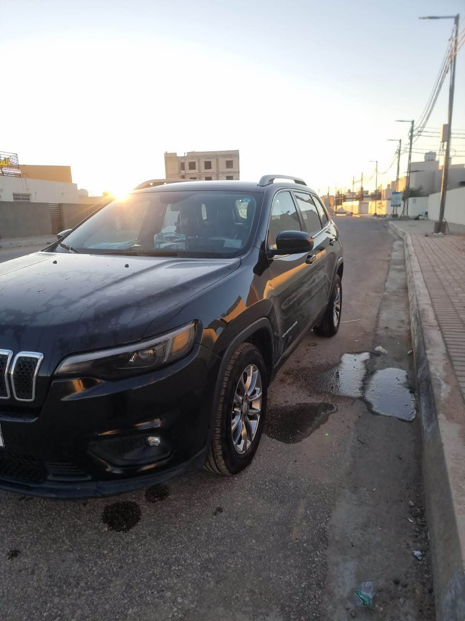 موديل 2019 
ماشيه114 كم
مكينة 4 سلندر 2400
رقم انكيلزي  وسنويه بأسمي مجدده قبل شهر.
تبريد محرك گير  كله مكفول 
دواخل جلد اسود 
بصمة 
شاشة 
سايد بريك كهرباء 
كشن كهرباء صور حادث موجوده +صبغ بلجاملغ الخلفي صوب السايق 
 رقم الهاتف ***********
السعر 125 النجف, العراق
