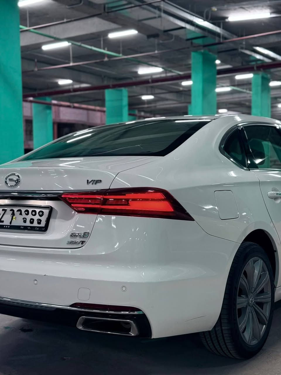 GAC GA8 VIP
• الموديل:2024
• الفئة: VIP
• المحرك: 2.0 تيربو
• القوة: 252 حصان
• القير: أوتوماتيك 6 سرعات
• الدفع: أمامي
• اللون: (ابيض)
• العداد: (26،000)

المواصفات:
✔️ بصمة تشغيل ودخول
✔️ تشغيل زر
️✔️فتحة سقف 
✔️ شاشة وسط + بلوتوث / Apple CarPlay
✔️ تكييف أوتوماتيك مزدوج + فتحات خلفية
✔️مقاعد جلد فخمة
✔️مقاعد كهرباء
✔️ كاميرا خلفية
✔️ مثبت سرعة
✔️ حساسات 
✔️ مرايات كهرباء
ABS + EBD ✔️
✔️ نظام ثبات إلكتروني (ESP) 
✔️ تحذير مغادرة المسار (LDWS)
✔️ نظام مراقبة ضغط الإطارات (TPMS)
✔️نظام ترحيب عند الاقتراب

السيارة نظيفة / استعمال شخصي/ كلين

💰 السعر: (160$)
📍 المكان: (النجف الاشرف)
📞 الاتصال: ( ‭***********‬)
