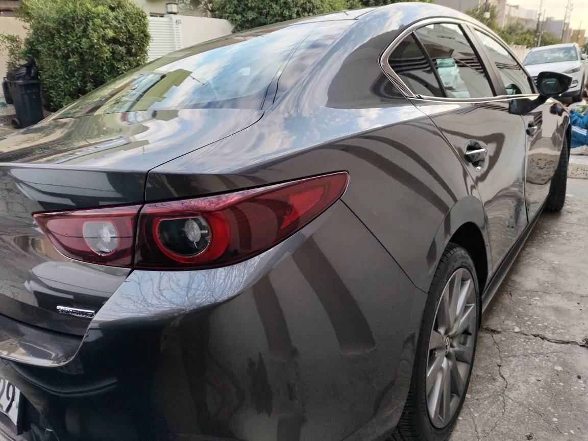 مازدا 3 موديل 2022 مه كينه 25 بى توربو بى ده بل ئه كسل .. بى بوياخ .. بى هيج ئيرباكيك .. .. 
كير و مه كينه و ته بريد به شه رت .
هه موو موا سه فاته كانى ديارن بيويست به وو تن ناكا   .         *********** 
للبيع مازدا 3 موديل 2022 محرك 2.5 سكاي اكتيف بدون تيربو بدون دبل اكسل و بدون صبغ ... بدون اي ايرباك  المواصفات معروفه بهاي السيارات  مايحتاج اذكر كلشي أربيل, العراق
