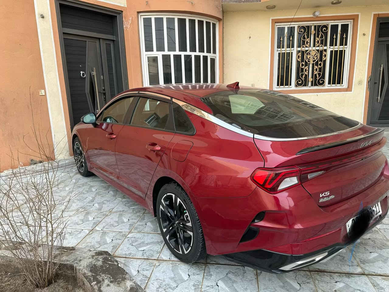 السلام عليكم للبيع k5 2022 جيتي لاين سيارة جديدة بمعنى الكلمة والصور الحادث بالمنشور محرك 1.6 تيربو المواصفات مال الجيتي لاين معروفة ما حاجة اذكرها فووول عدا الفتحة سعرها حداً مناسب للاستفسار ***********
