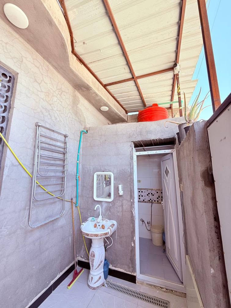 دار سكن #للبيع 🏠
ملك صرف زراعي عراقي نموذج 25
.
#المساحة :: 100م / 
البناء حديث وشغل مرتب وسعر مناسب 
#السعر62 مليون قابل للتفاوض
📍 ابي الخصيب - البهادريه
#يحتوي :: طارمة . استقبال . صحيات خارجية .
صالة واسعة . غرفتين منام . صحيات داخلية .
مطبخ . منور خدمات .
#للإستفسار ::*********** البصرة, العراق
