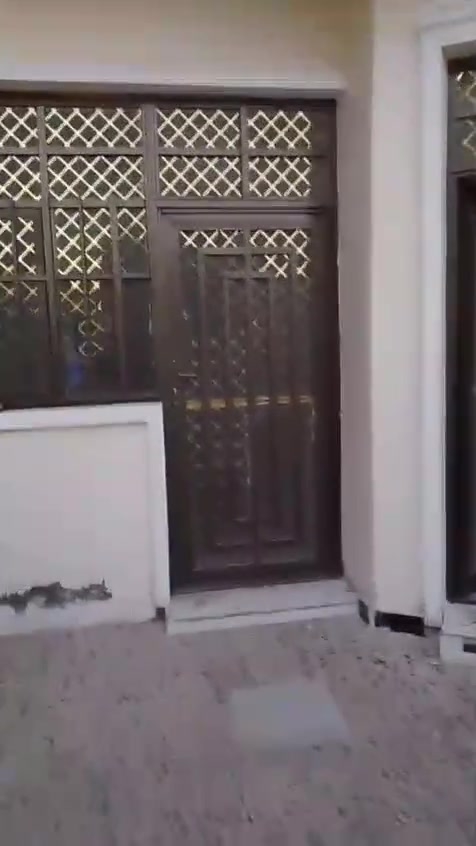 @السلام عليكم بيت للايجار مساحه 100 متر طابق واحد مجمع العدل الثالث ايجار 400 للاستفسار ***********
