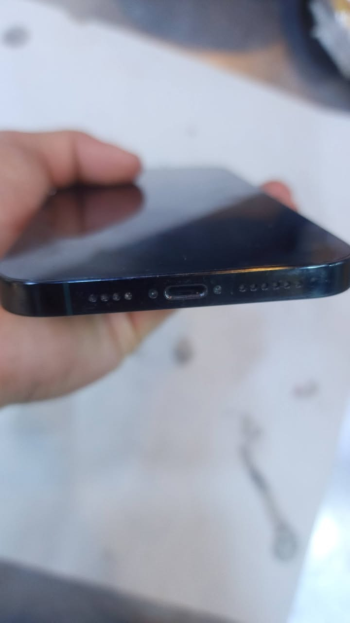 ايفون ١٣ برو ماكس اخضر
نظافة ٩٠ بالمية مستعمل بس ٤ اشهر
للببع فقط بدون مراوس ذاكرة ٢٥٦ 
للتواصل واتساب ***********
