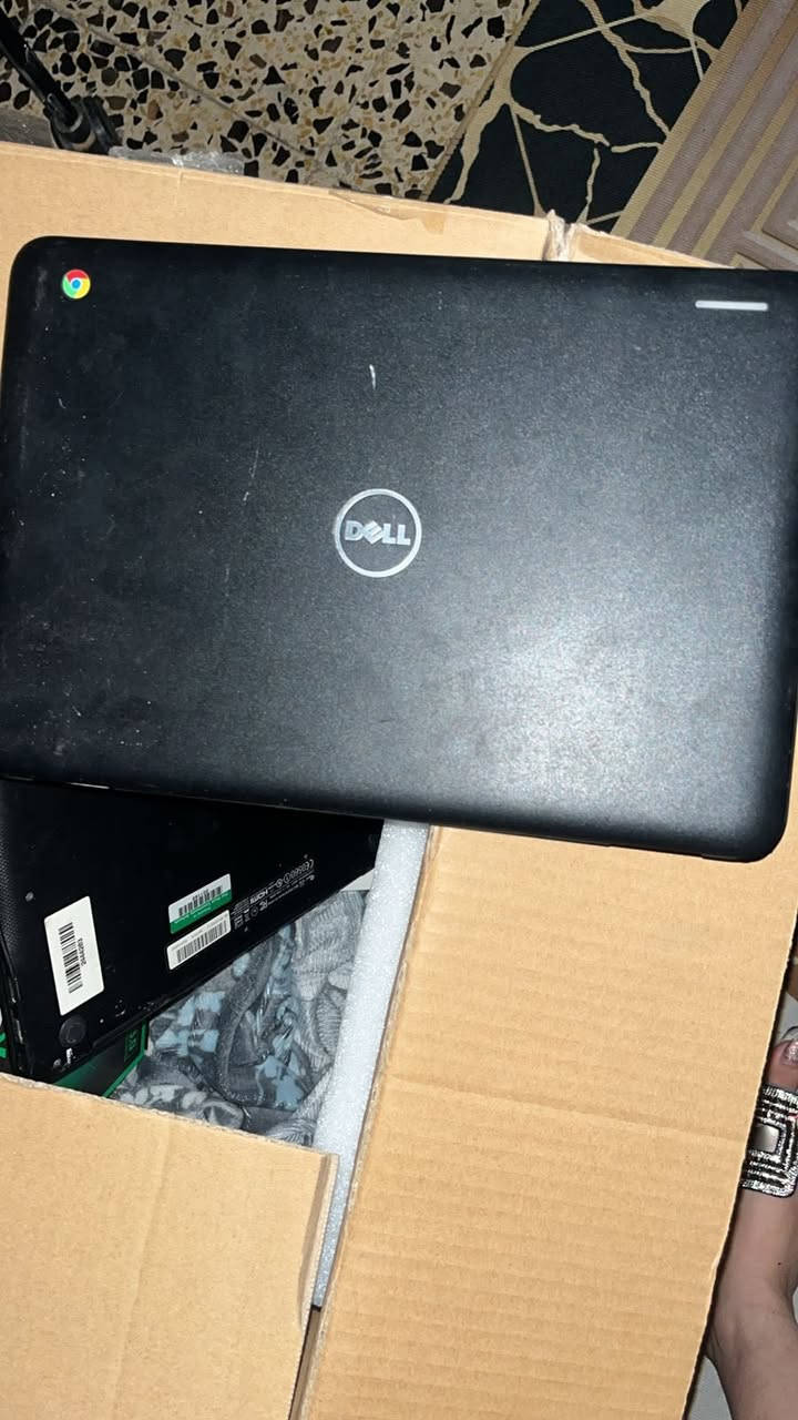 لابتوبات 2  نضام اندرويد شغالات كاملات
وكيس شغال كامل يشغل ببجي. شغال بس فرمته. 

قيم ب اليرضي الله وب العافيه. 
مكاني بغداد   يوجد توصيل ***********
