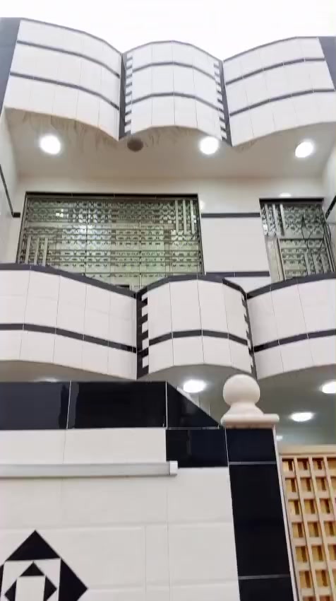 للبيع 100 طابقين سعر 93 ضباط ثانيه زراعي بلديات بظهر معسكر البلديات نهايه شارع 20 المبلط استفسار ***********
