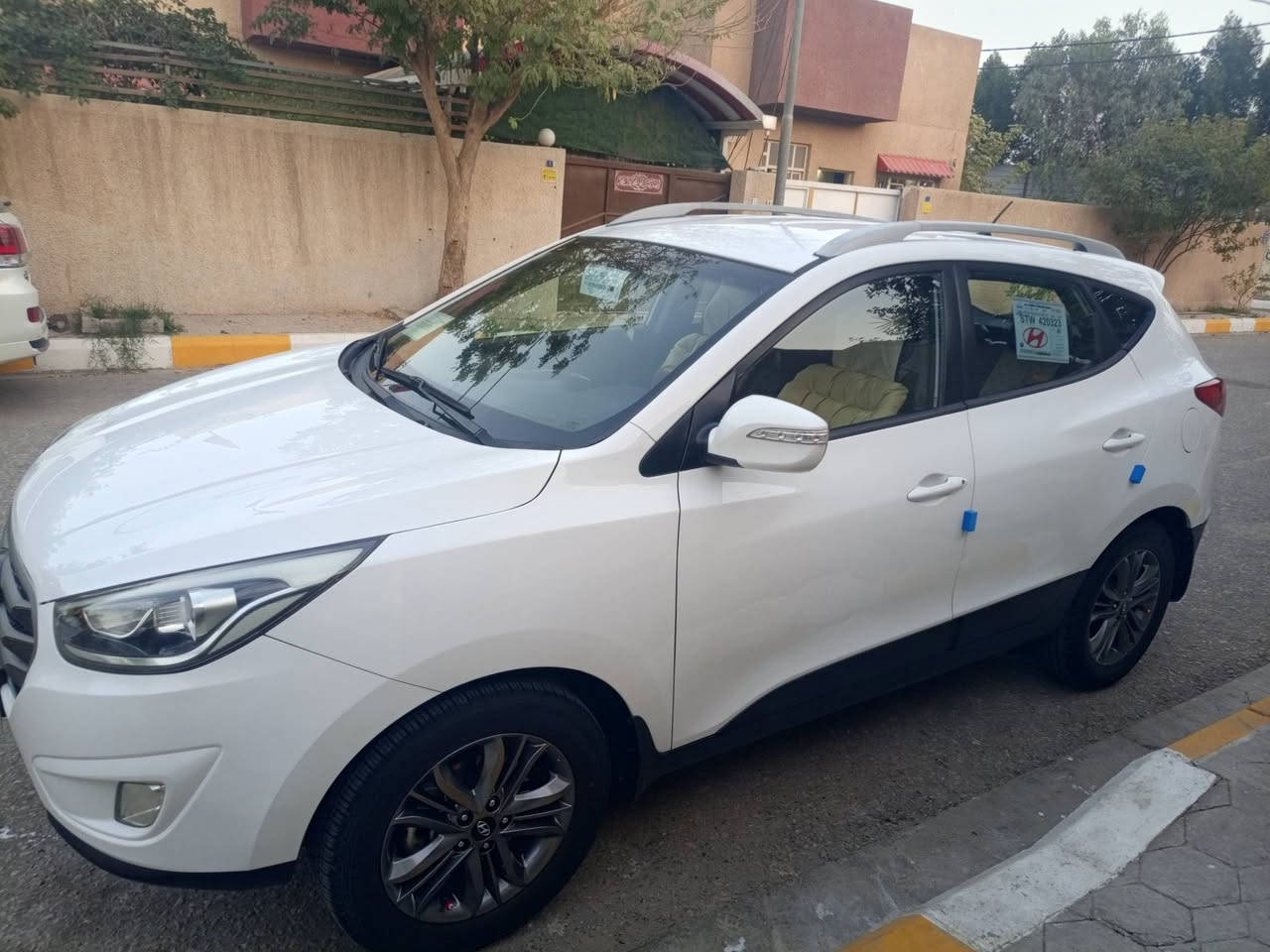 السلام عليكم
للبيع هونداي توسان خليجي موديل 2015 رقم بغداد ألماني مشروع وطني سنويه مجدده 2028 مكفولة كفالة عامة من الضربه والصبغ والتبديل حتى الدعاميات. فقط بارد بسيط كما موضح بالسونار المرفق بالمنشور مواصفات السياره محرك 2000دوش المرغوب لايت لد عدسات منظومة زنون أشاير بالمري ويل كروم كامره خلفيه تحكم أستيرن شاشه لمس بلاديه تبريد قطعتين محرك مامفتوح على وضع الشركة. كير حدادية  كهربائيات أطارات بطارية تبريد ثلج تدفئة سيارة جاهزة أي نقص مابيه .
السعر / 156$ بيه مجال
للأ ستفسار الأتصال على الأرقام 
***********
***********
العنوان/ كربلاء المقدسة 
غير متواجد على الفيس
