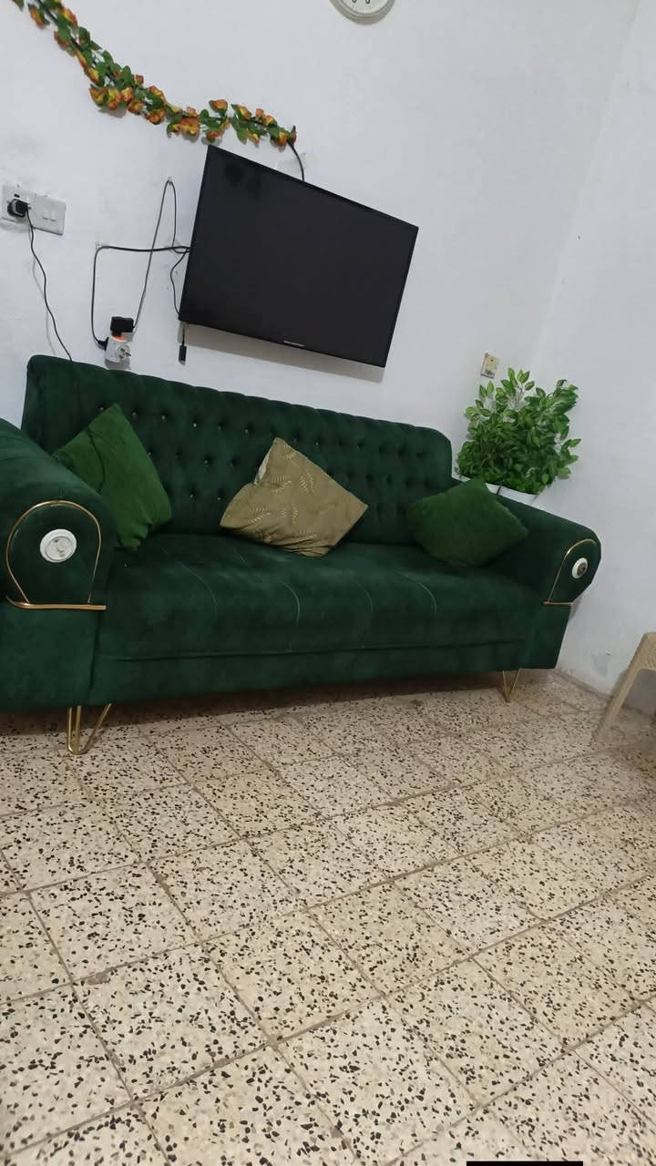 بسم الله على بركة الله
غرفة خشاب صاج اصلي حطاطه اخت الجديده نظافه 95من 100
بعقوبة كاطون 1600بيها مجال قليل 
***********
اريد اشيل واريد ابيعها واكو تخم نظيف جدا عالشوف كامل مع تخم مكتبي كلهن ب600مع 3طبلات مختلفة الاحجام ووحده كبيره.
