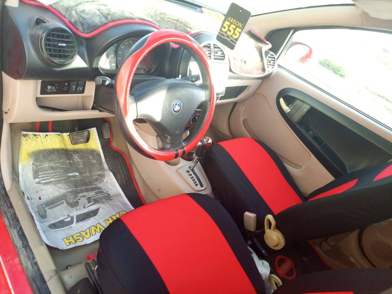 جيلي باندا
موديل 2013
الون احمر
كير اوتماتيك
السعر 55 بيها مجال قليل للشراي مكلف بلنشر
الرقم *********** 
رقم سليمانيه
