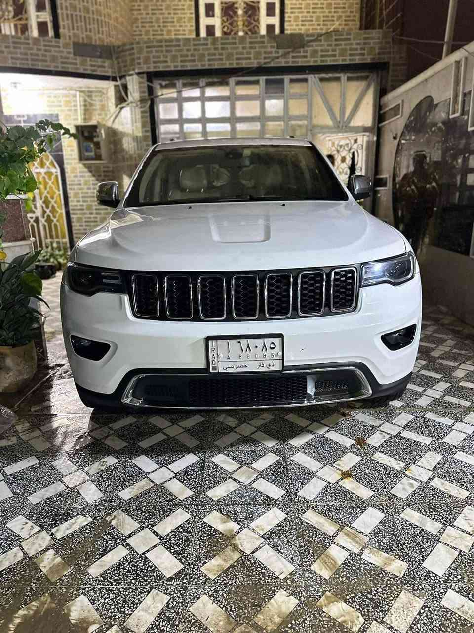 يالله
السلام عليكم ورحمة الله وبركاته 
للبيع او مراوس 
جيب كراند شيروكي 
2015 
رقم ذي قار تحويل ثاني يوم 
السياره محدثه 20
لايت زنون 
كشاف زنون
داخل جلد بيجي
  رادار جانبي 
معروفه موصفات لLIMITED 
وارد أمريكي 
الضرر بنيد وجاملغ امامي الأيسر +الأيمن  مبدل لون مال تفصيخ بلادي بدون صبغ + تصليح لغده الجاملغ من فوك فقط تصليح السياره جاهزه من كلشي كل نقص مابيه 
السعر 175 وبيه مجال 
للاستفسار 
واتساب او اتصال ***********
