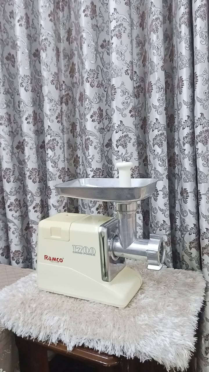 مكينه رامكو باب اول قديمه حيل حجم الزين 1700 شغاله كله ونظيفه جدا ***********
