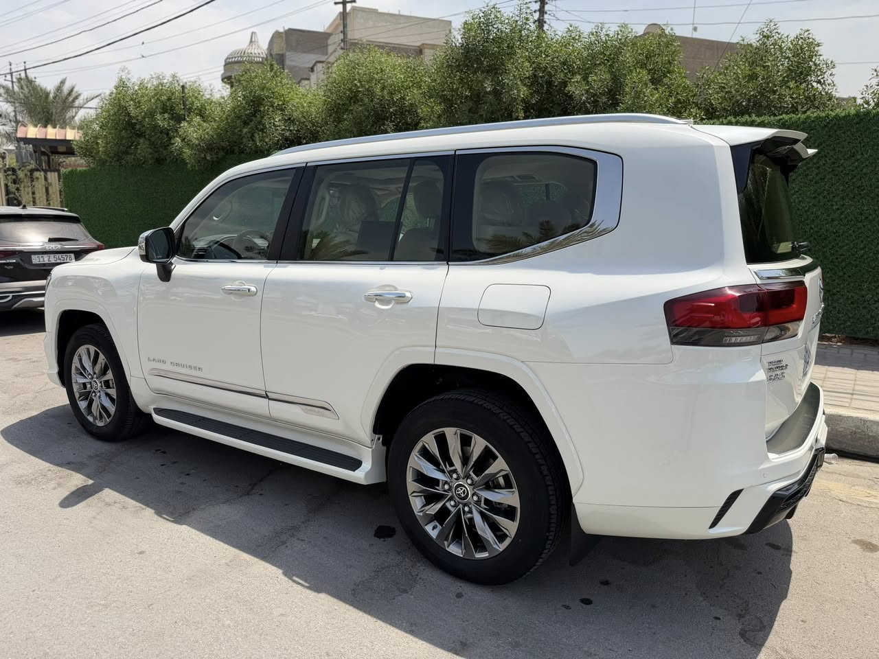 لاندكروز 2025 (vx) twin turbo
السياره في اكس لمتد توين تيربو
ضمان ساز تويوتا العراق ٤ سنوات و ١٦ تبديله دهن
مغلفه ppf بالكامل ب ١٥٠٠$ وانطيك الوصل
ماشيه ١٥ الف بعدها زيرووو
رقم بغداد باسمي
وهذا رقمي ***********
فول مواصفات ساز 
نقطه عمياء
ميموري كشن
ستيرن كهرباء
٤ كاميرات
سبعه راكب كهرباء 
لايت ٣ عدسات 
كشن تبريد وتدفئه  
3 شاشات تطبيق
جنطه كهرباء 
٨ ايرباك 
جلد وكشنات كهرباء
محرك 3500 توين تيربو
السياره جديده جدا جدا جدا مكفوله من الصبغ والشخط والرصعه والنكشه وكلشي وكل غراضها وملحقاتها بالجيس وبعدها ارضياتها ممطبوكه عليها
السعر ٨٦٥
للاتصال ***********
