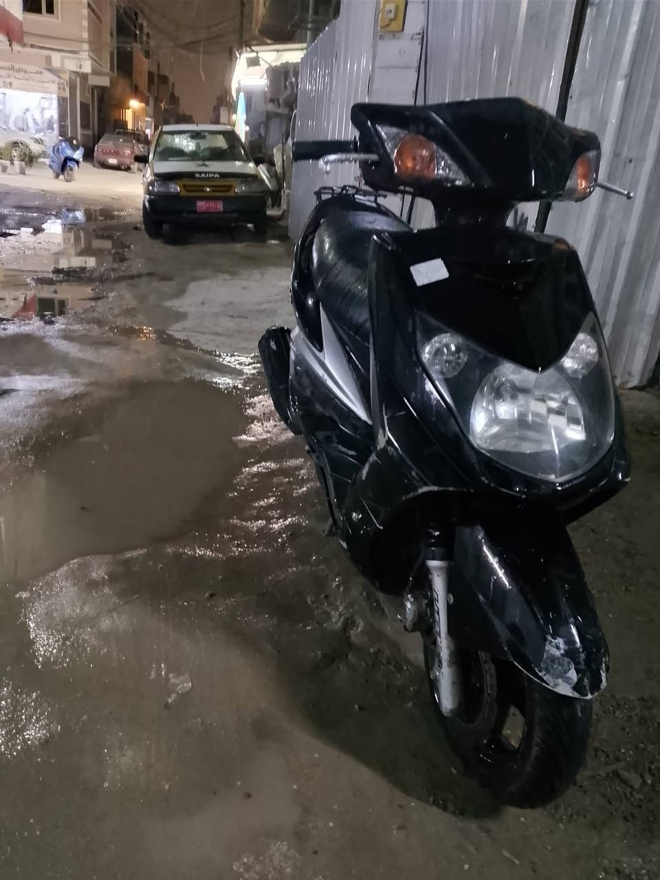 سلام عليكم
يالله ادمن وافق. 
سكنس فحل نوزل خطين بلاديه، الدراجه مفتوحه مكينه تجفيت قبل شهرين، لكن الدراجه امانه الله بعدها بحاله زينه مثل ماموضح، 
دهن موتل كل شهر وحاليآ صالي سبوع من مبدله، تايرات جلاتين جدد، الدراجه نقصها بس تريشه اليسرى وحاضنه، عداد رياضي، دبل اشاره شغال كلشي بيها شغال، 
السعر 380الف وبيها مجال
العنوان، بغداد الحريه الاولى شارع باتا، 
كذالك اكفلكياه من السرقه
*********** واتساب موجود وخاص ايضآ
ومن الله التوفيق.
