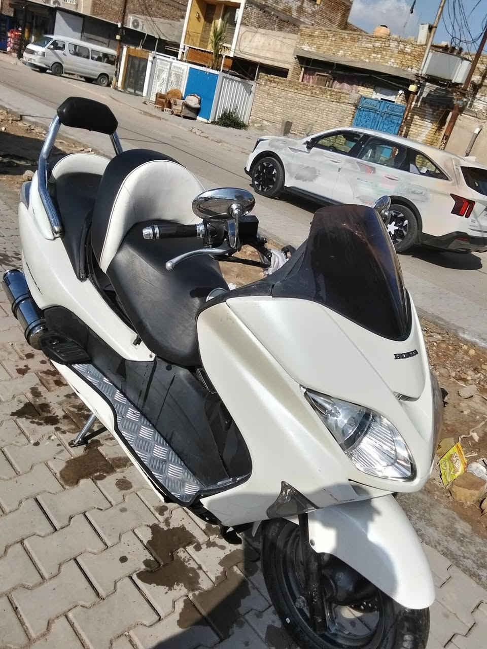 سلام عليكم شباب دراجه فوزه 0 9 نضيفه محرك نضيف صالنصه رياضي سعر مليون و100وبيه مجال حق الجيه الرقم *********** فقط واتساب
