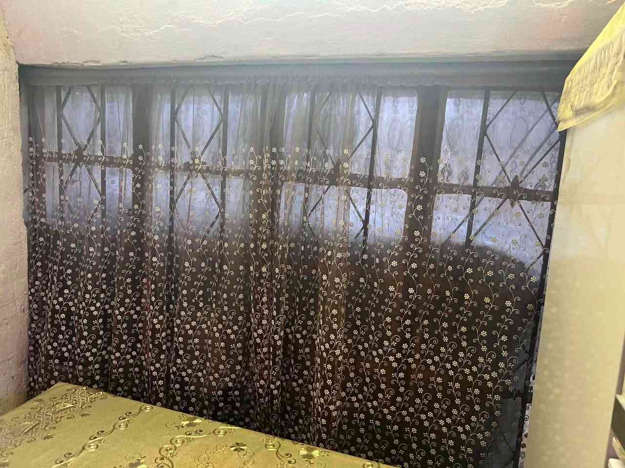 للبيع درج وابواب وشبابيك  وسقف ساندويج ومخزن ساندويج مستعجلين ع بيعتهن اليريدهن يعلق او يدز خاص 
***********
