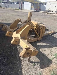 قطع غيار سيارات • قطع غيار