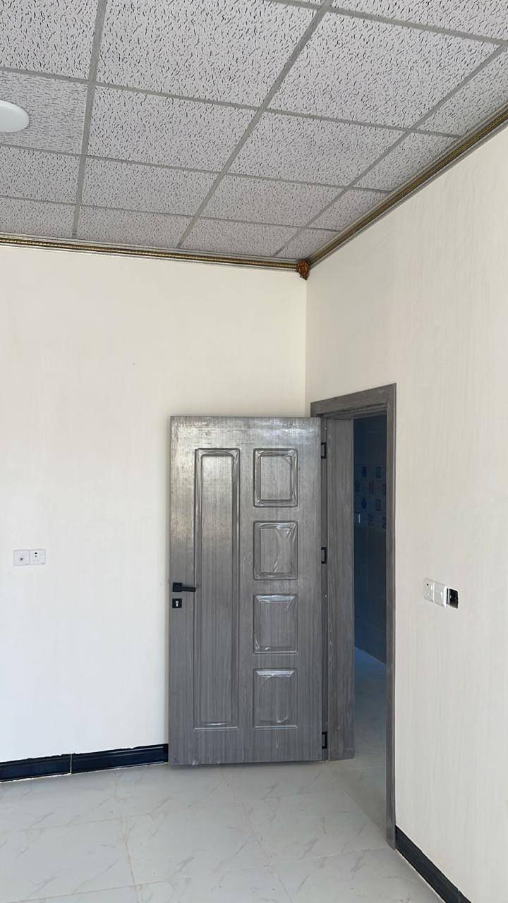 بيت الايجار جديد الديوم ال6000الاف طابقين 3غرف نوم ومطبخ واستقبال وصحيات ايجاره250قفل الاستفسار الاتصال ع الرقم ***********
