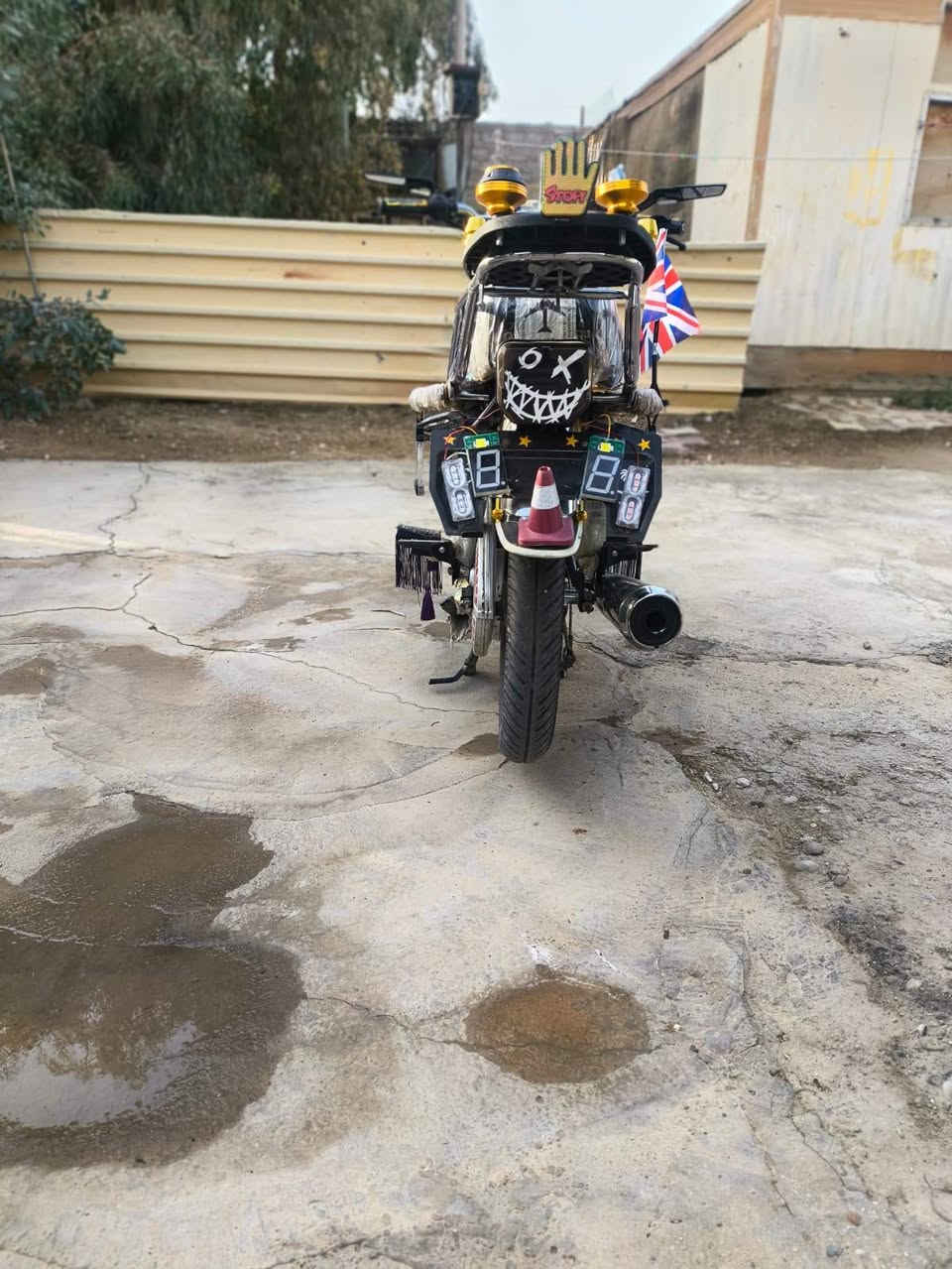 سلام عليكم دراجه تايكر 4كير موديل 2024 مابيه نقص شي دراجه عل فحص بيه ضربه بل تانكي 3وراق بيه السعر 850مجال بصيط رقم الهاتف *********** لتواصل
