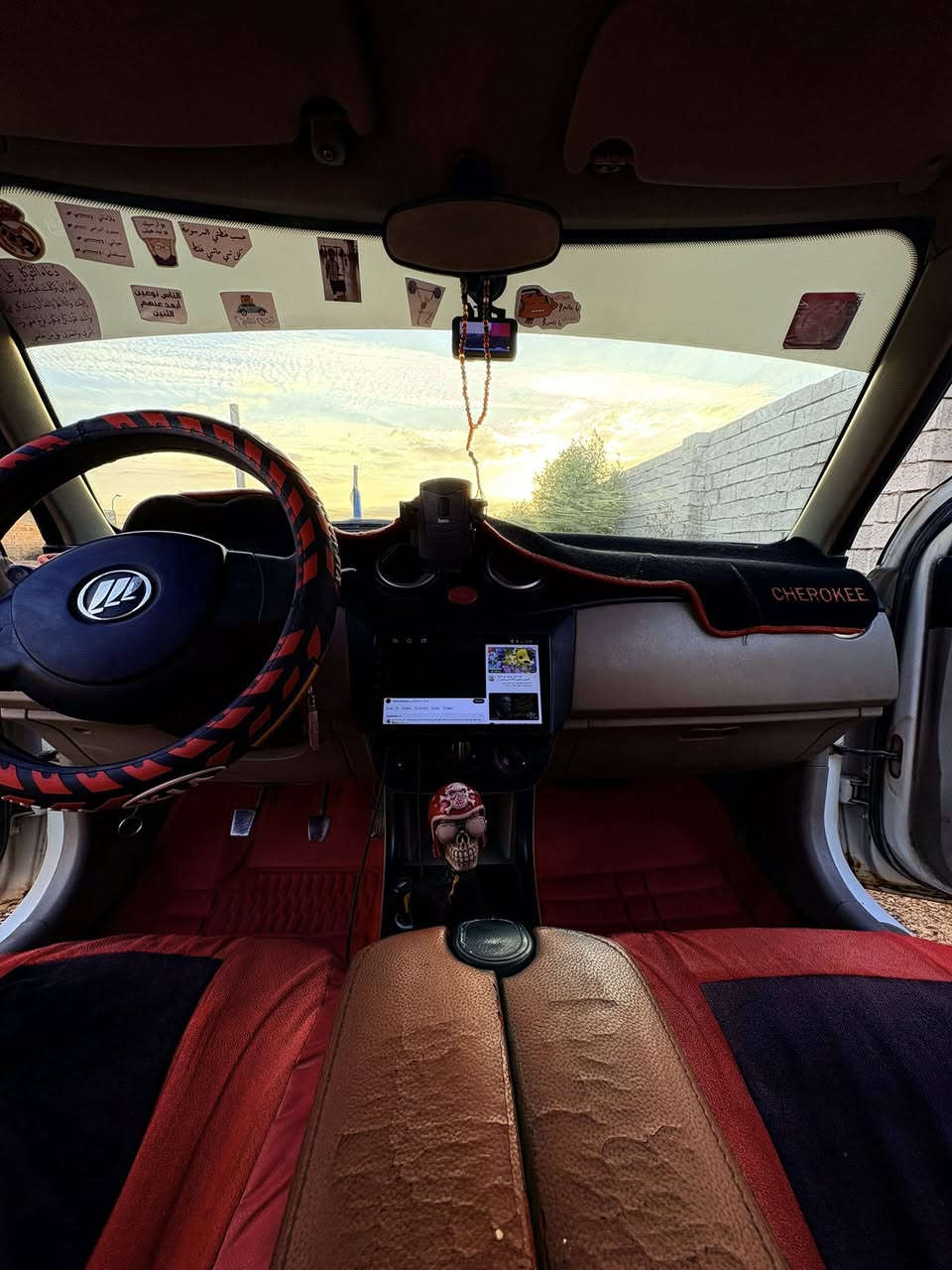 ليفان 320 
السعر 35 
واسط الكوت 

التفاصيل :
تبريد ثلج كمبريسر جديد نهايه الصيف شديته .
الدهن ادير msoil شرط
مضخم صوت (سستم) 
شاشه 
كاميرا خلفيه 
داش كام 
صدر جديد 
تايرات جديده 
شرط ماتفتح بنيد 

بيهه رشات خفيفه بالهلالات و الدوس والدعاميات 
ابيعلك احزام شرط التحويل ثاني يوم
للاستفسار 
***********
