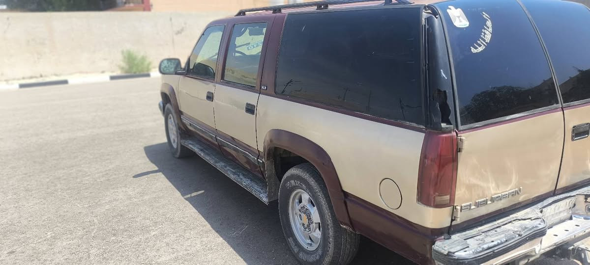 السلام عليكم جمس للبيع موديل 95 
مداور ثاني يوم
كير 700 كلش نظيف
مكينه بيها كازكيت
حداده 100/100
سياره تمشي وصافيه 
تبريد مابيها عطلان
السعر 25 وبيه مجال قليل 
الاستفسار ***********
